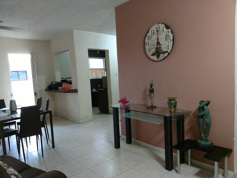 Vista del comedor y cocina