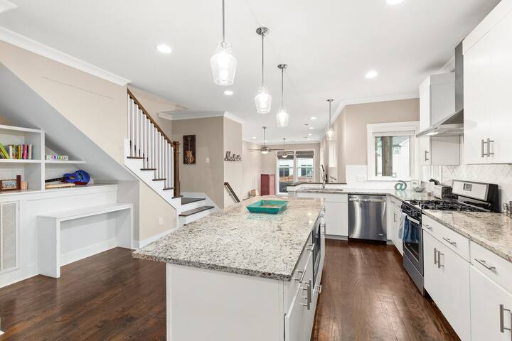 WALK DOWNTOWN•Music Row Bachelorette•Game Room• gallery image 2