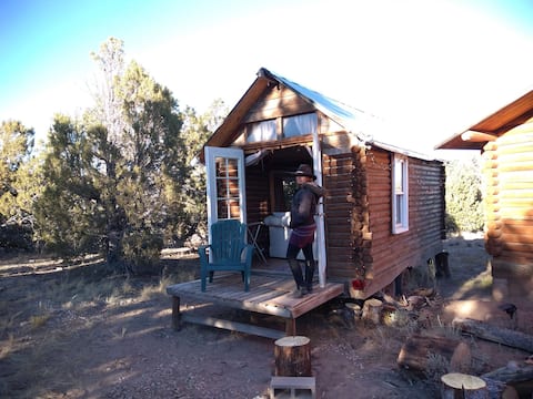 Lost Horse Ranch Utah -Little Log Cabin on Wheels