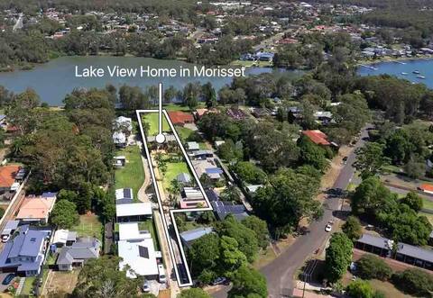 Incredible Lakeview Home in Morisset Great Getaway