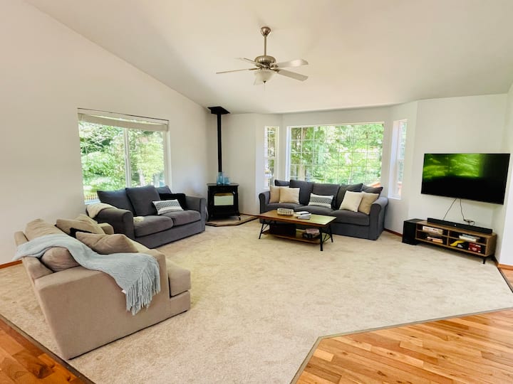 Family Retreat W/ Firepit Near Alderbrook - Hoodsport, WA