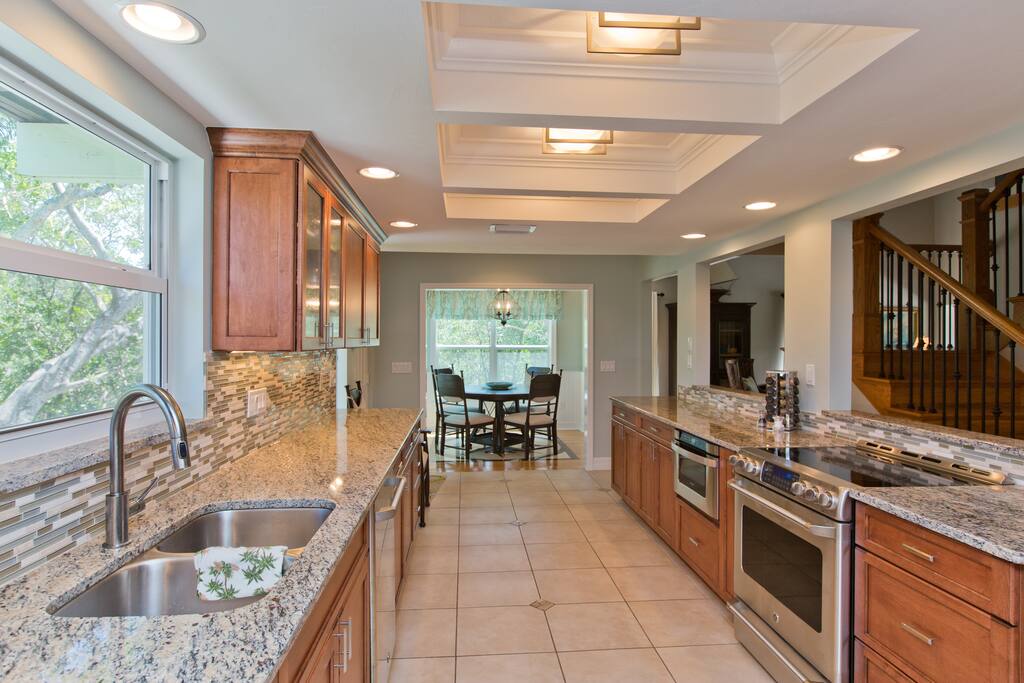 Gourmet kitchen