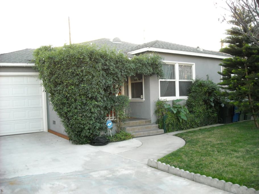 Room For Rent With Bath In Burbank Room For Rent With Bath In Burbank