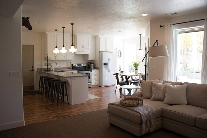 Modern Guest Apartment w/ Mountain Vista Salem, UT