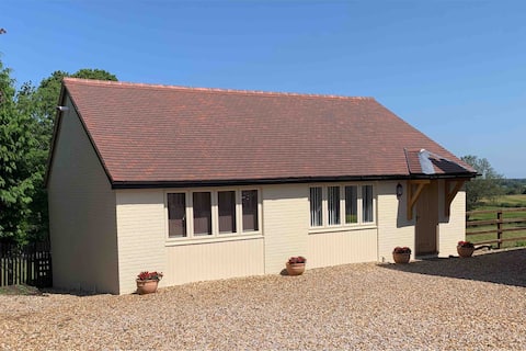 Popular Airbnb listing: Little gem at foot of Malvern Hills in Malvern Hills