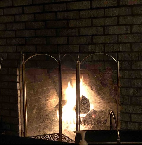 Popular Airbnb listing: Amazing Flat within walking distance to Main St in Buffalo / Cheektowaga