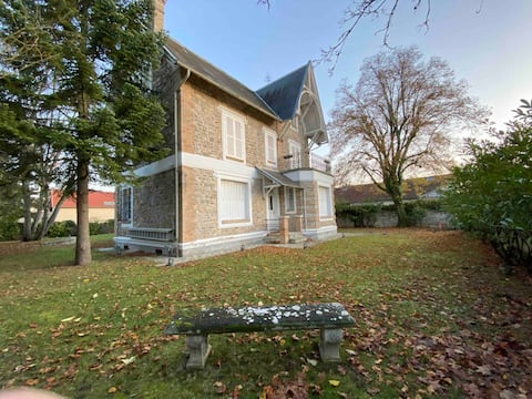 Stylish Property with Pool at Center Village