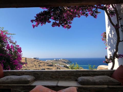 Popular Airbnb listing: Agios Markos Bay House in Δήμος Τήνου