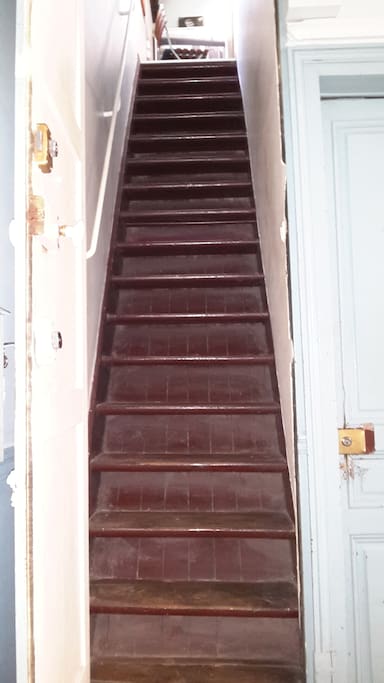l'escalier pentu (slope stairs)