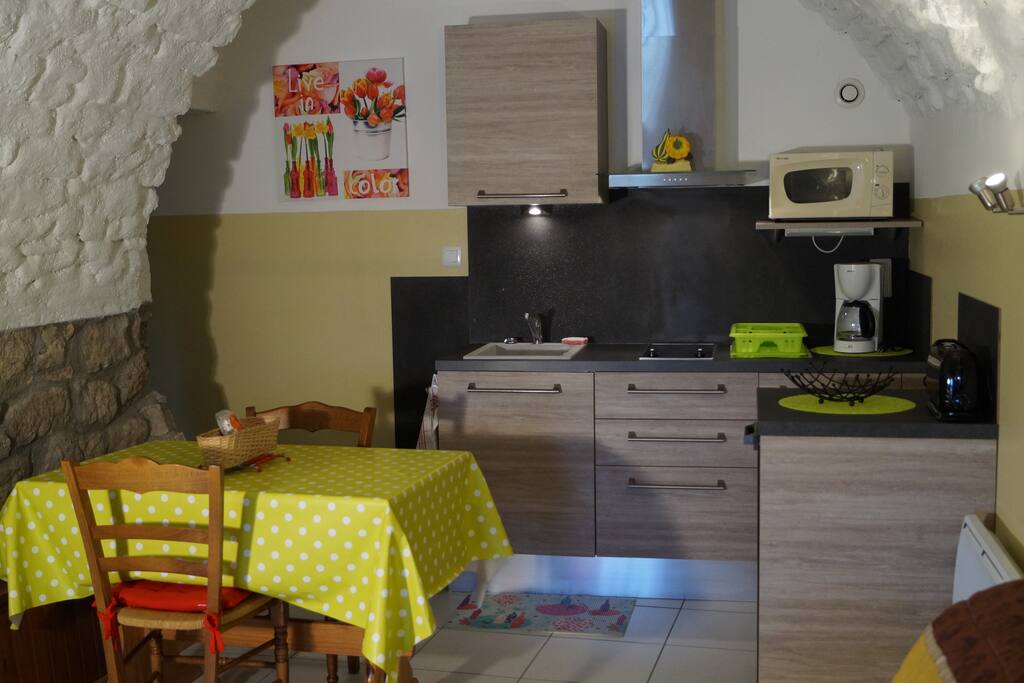 GITE LES VOUTES 2/3 PERS. AU DOMAINE DE L'AMOURIE EN SUD ARDÈCHE