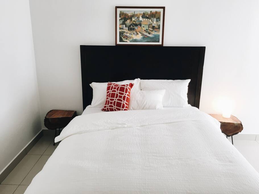 Queen sized bed with ensuite bathroom in Master Bedroom