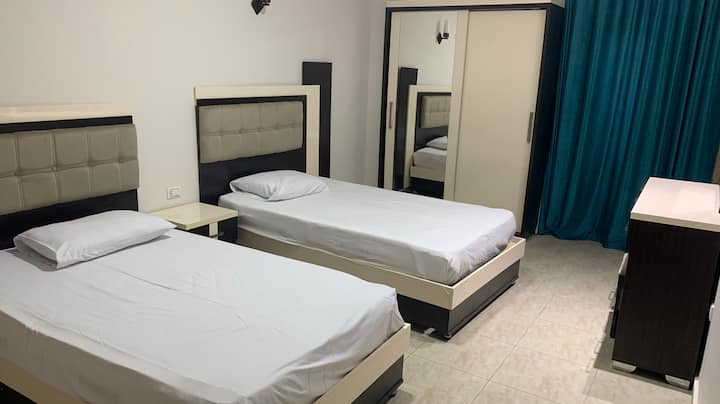 segundo dormitorio con 2 camas de 120 cm