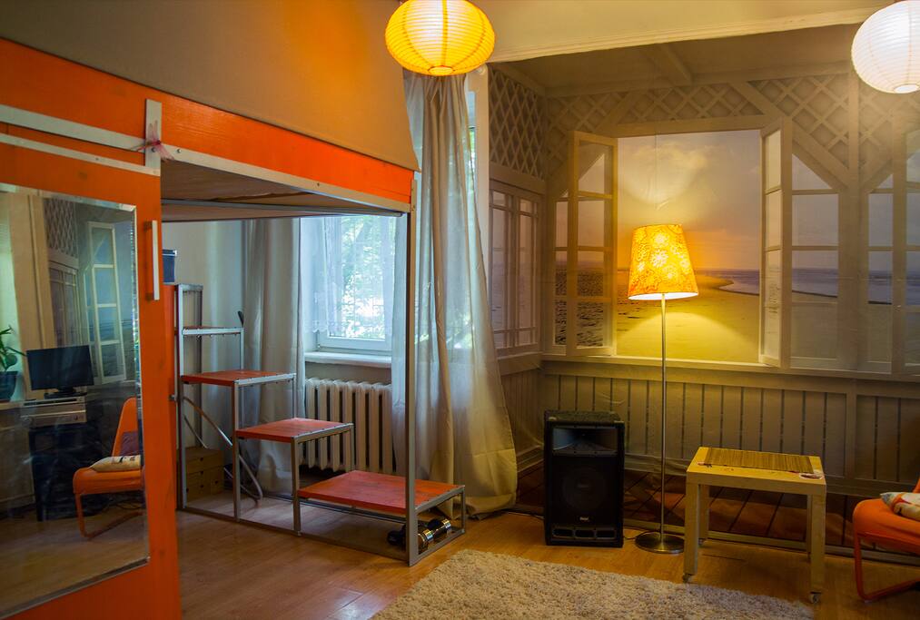Лофт-кровать слева | Loft bed at the left