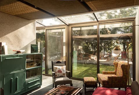 Private Room at Amrit Bhawan by the Ganga 1.1