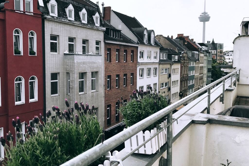 Terrasse mit wunderschönem Blick auf das Belgische Viertel.
