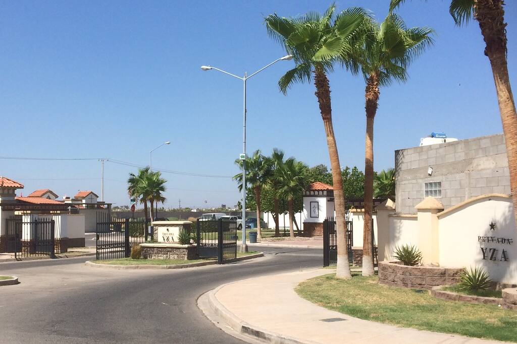 Entrance to privada Yza