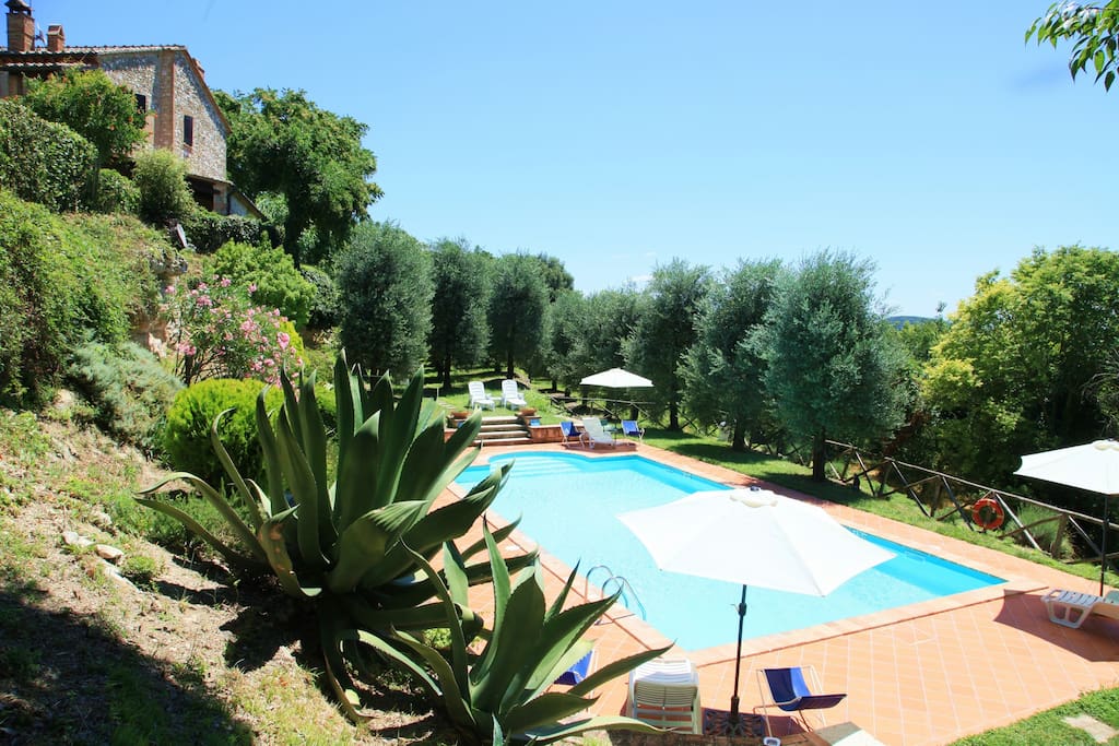 Piscina (12x6)ad uso esclusivo in posizione panoramica