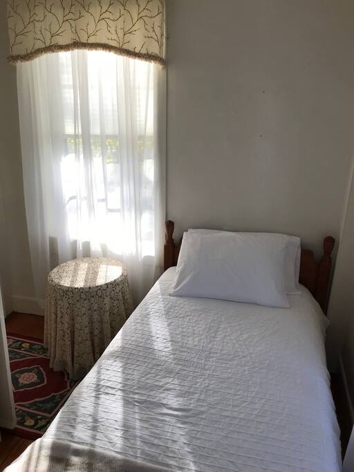 Dimond Suite Twin bed room
