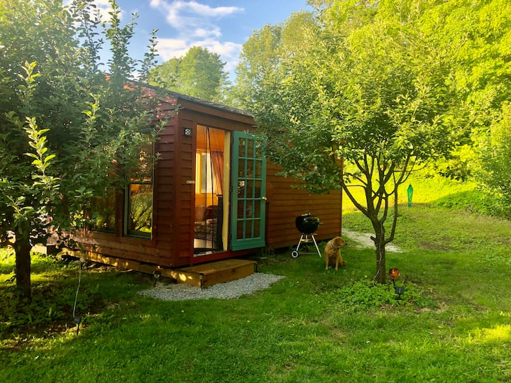 "Little Bliss" Tiny Cabin, Sunset & Mountain Views - Groton State Forest, Plainfield
