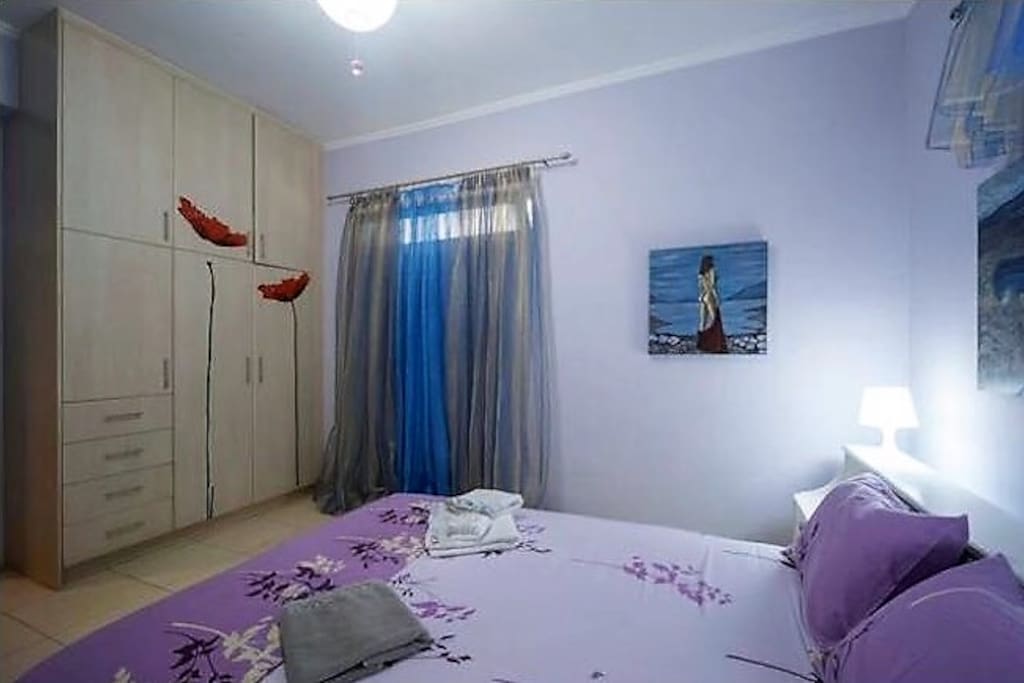 Zeus Art Bedroom