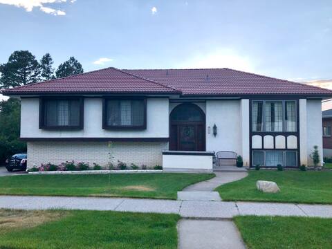 Scenic 3 Bedroom Home on Bountiful Bench