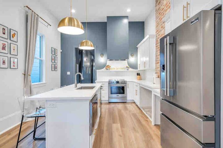 New! Vibrant Private Home w Pool near FQ/Frenchman gallery image 3