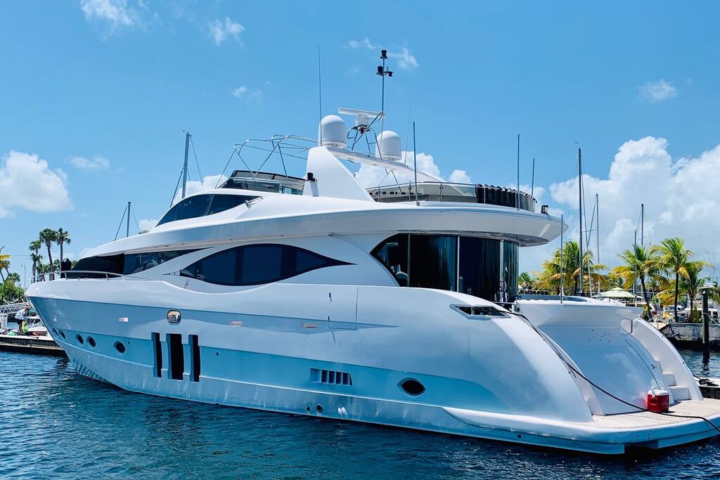 Florida Keys Bahamas Luxury Yachts Cruzan Yacht Charters