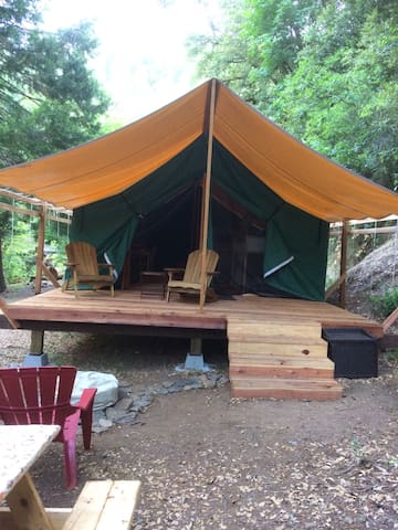 Safari Tent located on beautiful creek - Tents for Rent in Placerville California