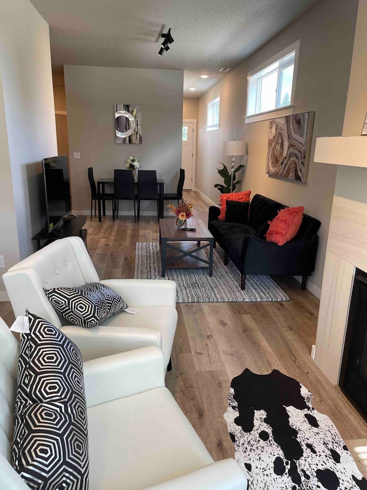 Cozy Winter Room. 1 Bedroom.1 Bed.1 Shared Bath. - Salem, OR