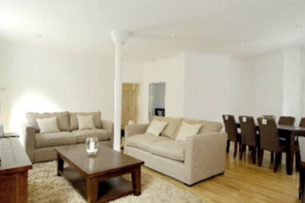 LIVING ROOM2