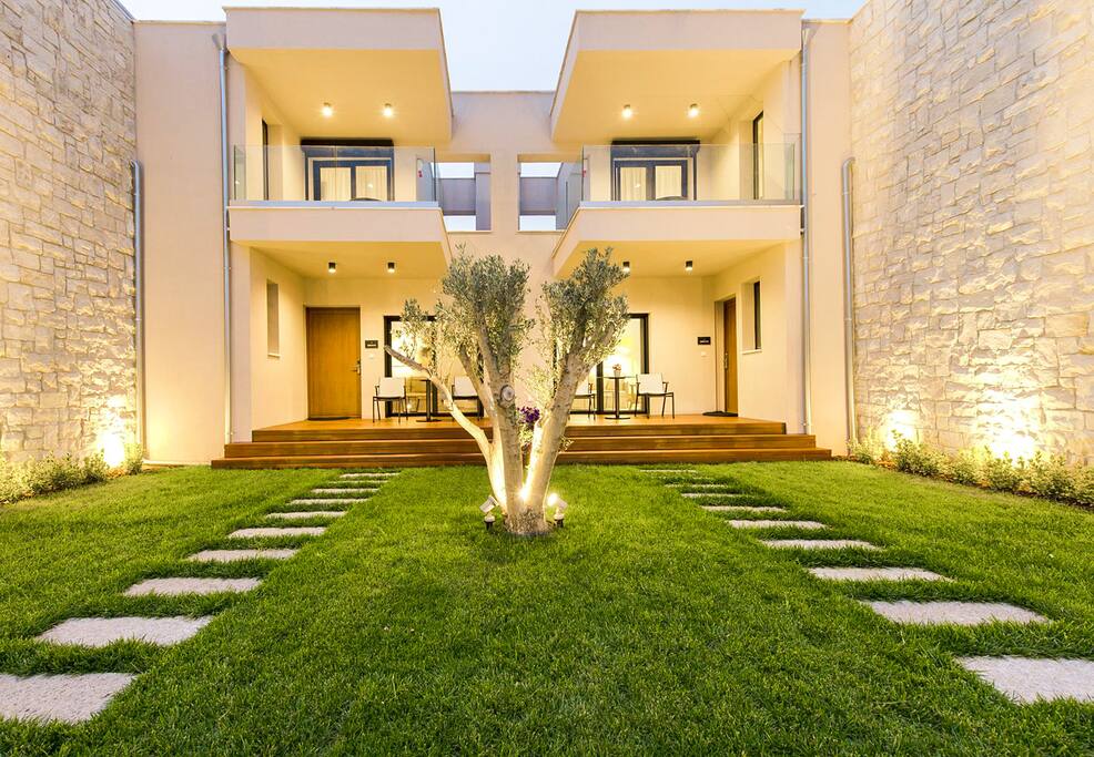 The Spectacular Property.