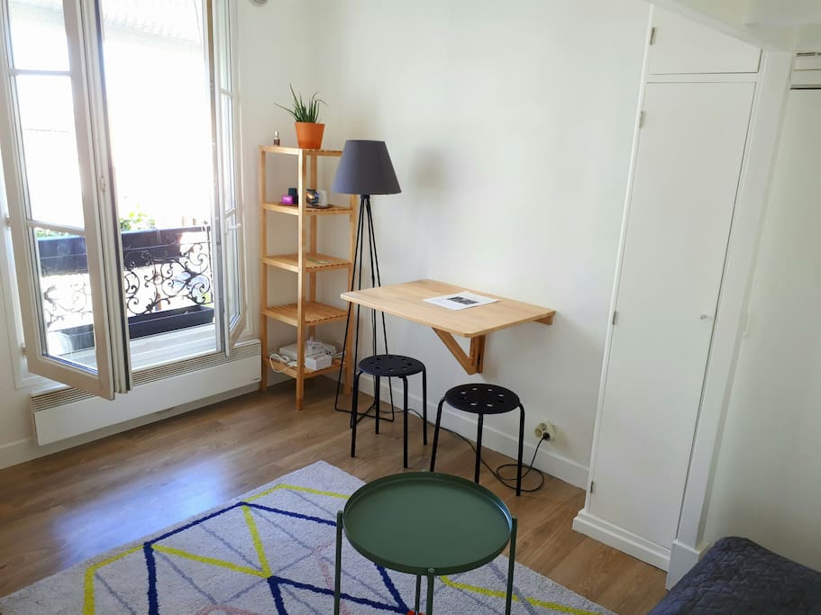 Bright flat, all new, and confortable