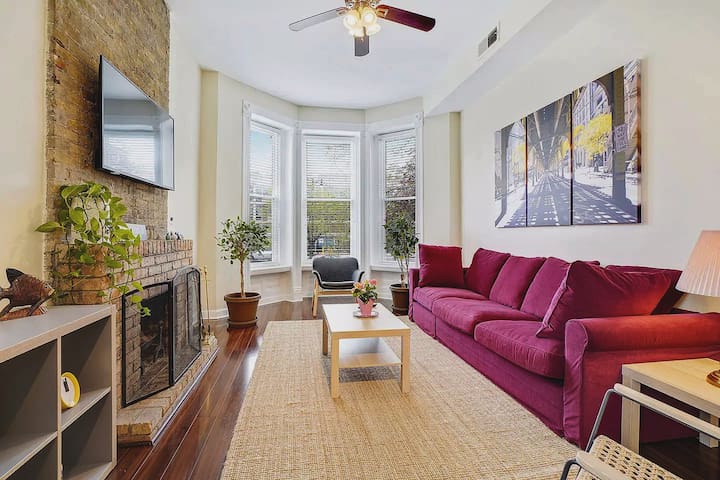 Pets OK | Walk Score 95 | Desk | 1,750ft² |W/D