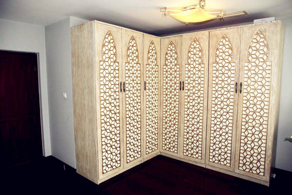 There is a large closet in the room.