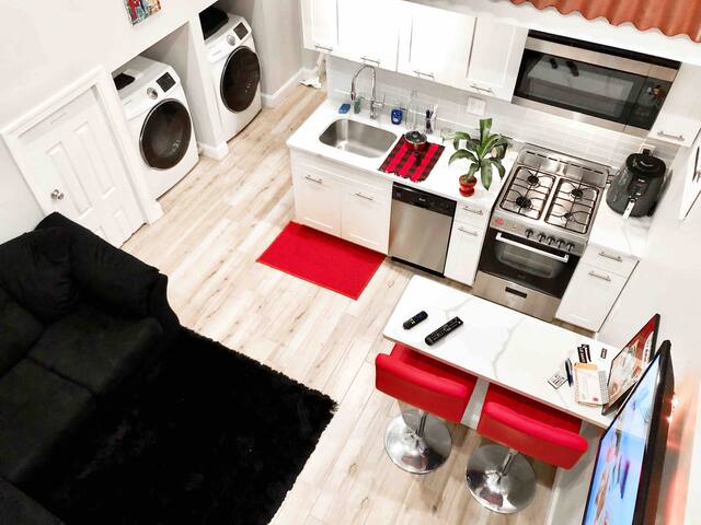 Posh Junior loft only 17 mins from Manhattan (NYC)