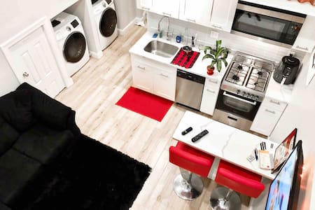 Posh Junior loft only 17 mins from Manhattan (NYC)