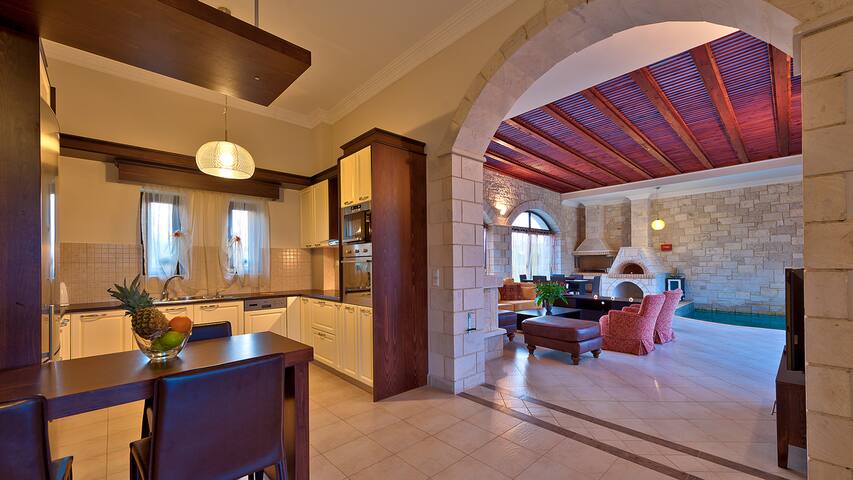 Platanias Villa, 4 BD, 4 BA, pool, 800m from sand gallery image 4