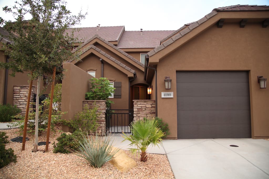 Front Exterior with Single Car Garage