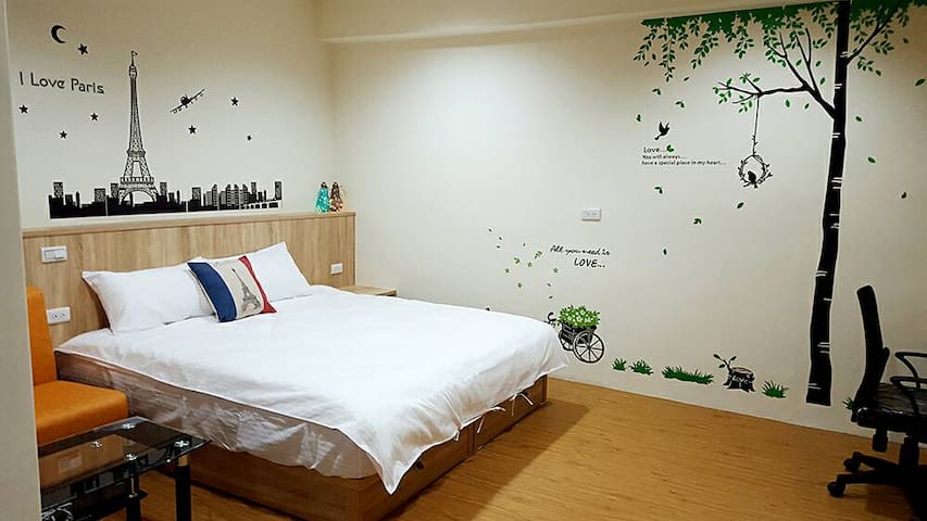 新年優惠中~浴室乾濕分離 室內大空間 台中火車站步行5分鐘*2C