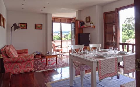 Propiedad de Airbnb exitosa: With Parking. Downtown. Views. Beach & Mountain en Comillas