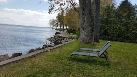 Stopover 471: Waterfront Chalet