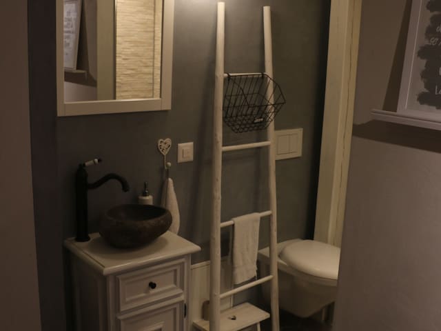 Lovely room with private bathroom