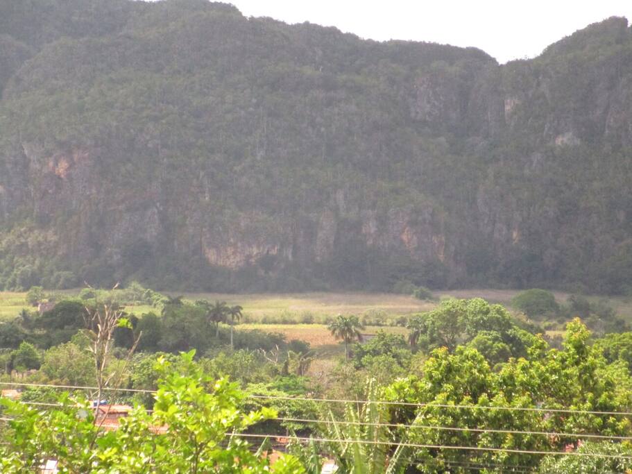 vista panorámica de valle desde la terraza