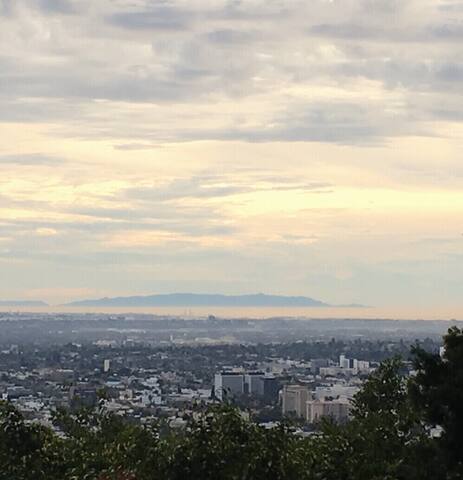 Honeymoon House in Hollywood Hills gallery image 3