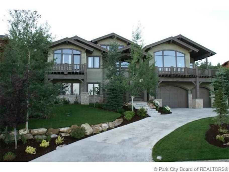Street View of gorgeous house