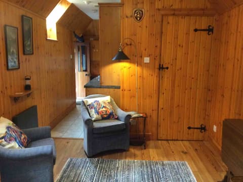 Top performing Airbnb: Plockton - Unique Thatched Cottage in Lochalsh
