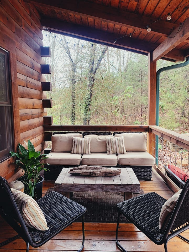 Log Cabin Hideaway, Family Friendly, Branson Fun Cabins for Rent in