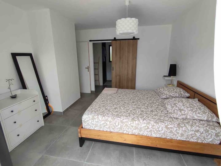 Dormitorio 1: suite principal con cuarto de baño y vestidor