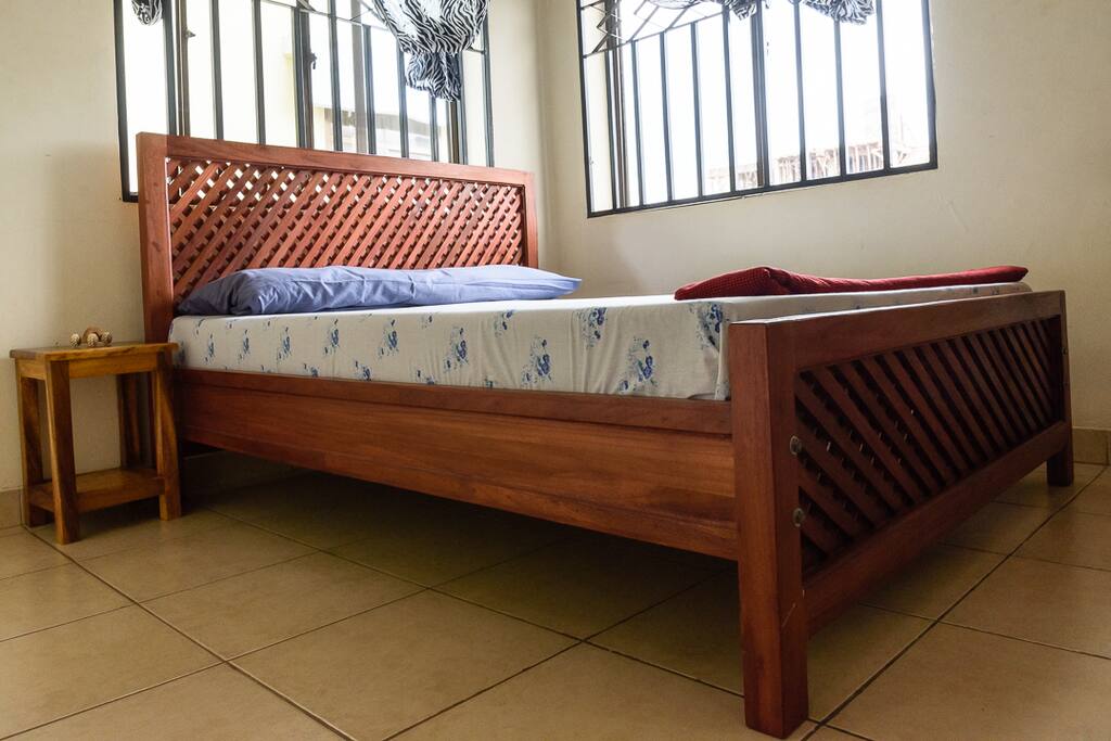 Double bed in the master bed room.