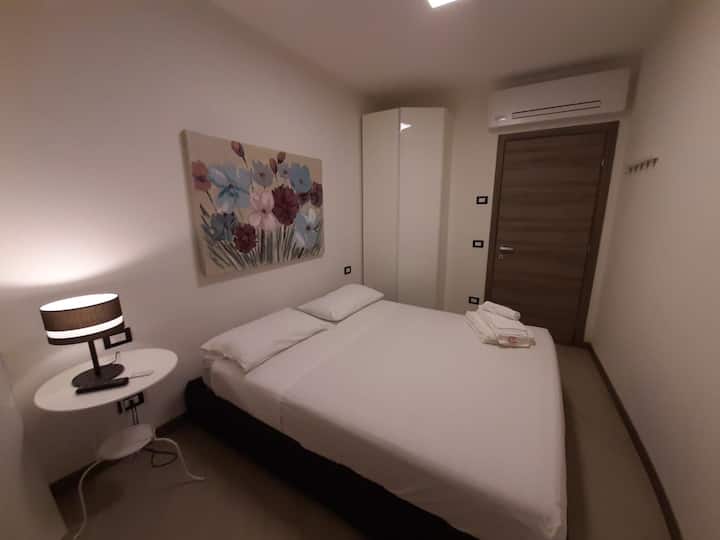 Schlafzimmer 1
